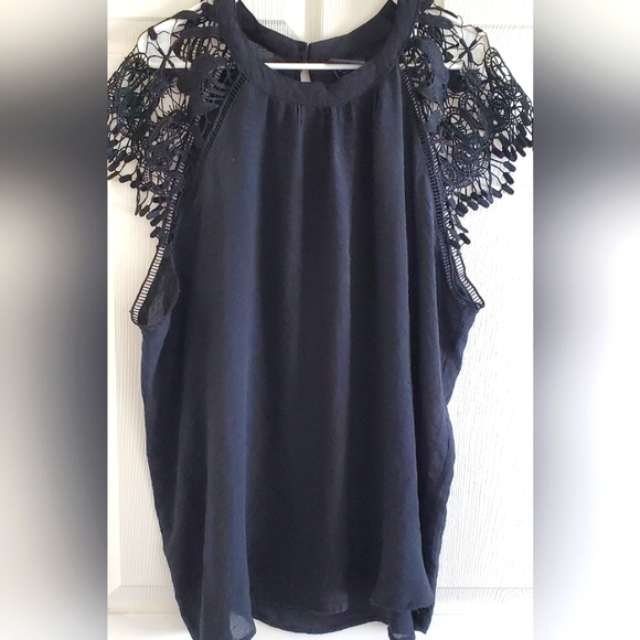 LIV LOS ANGELES Tops - Liv Los Angeles Sleaveless top. Size 2X